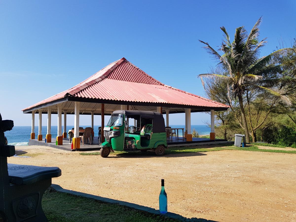 Happy Beach Cabana Хамбантота Екстер'єр фото